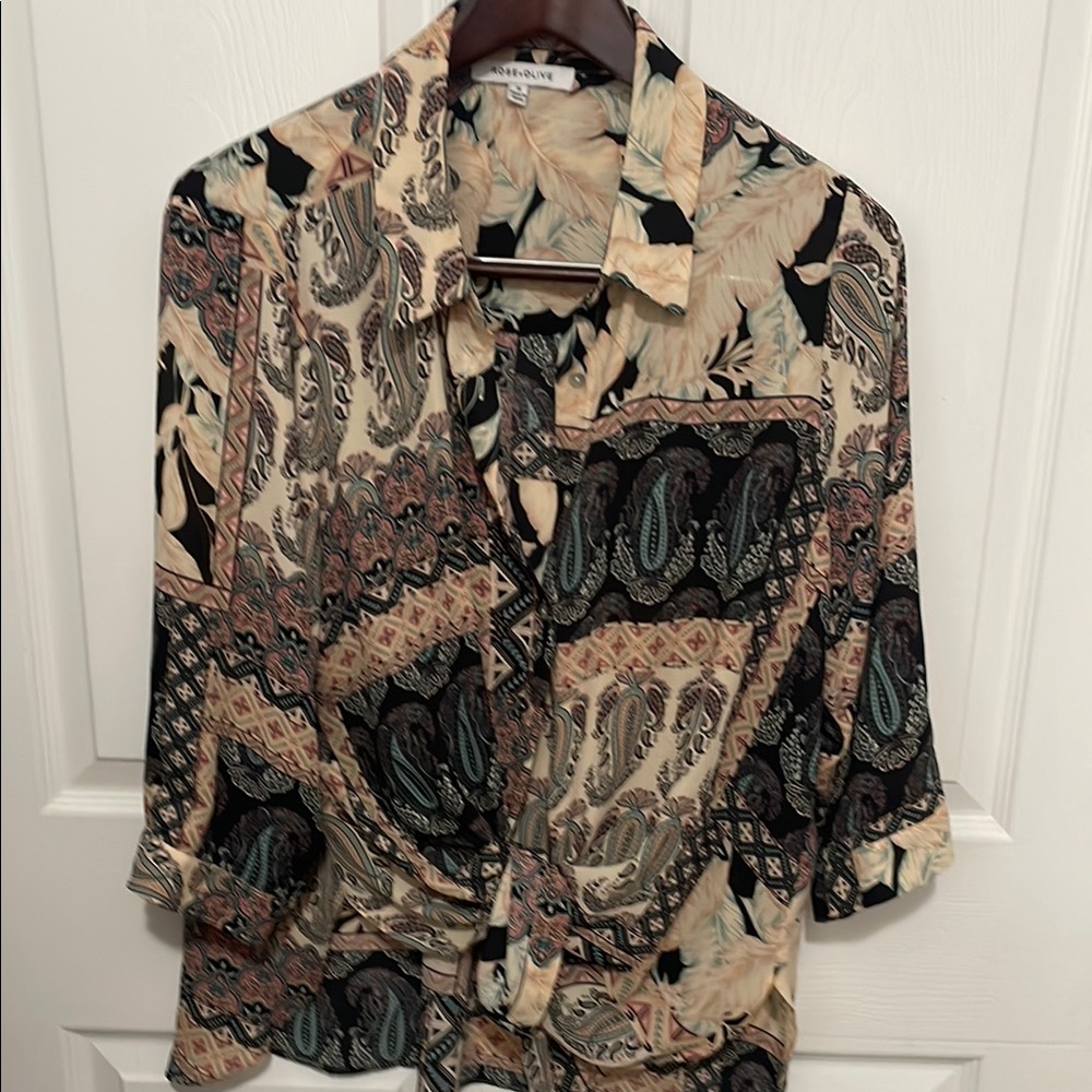 Rose & Olive Black and Cream Casual Button Down Shirt